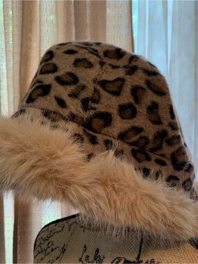 RACHEL ZOE 100% poly leopard print Faux Fur Bucket hat NWT in OSFM
